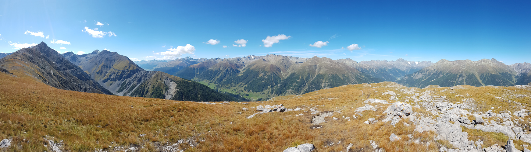 sehr schönes Breitbildfoto mit Blick ins Inntal. Bei Breitbildfotos nach dem anklicken, immer noch auf Vollgrösse klicken