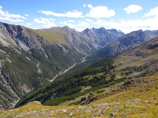 Blick in das langgezogene Val Cluozza