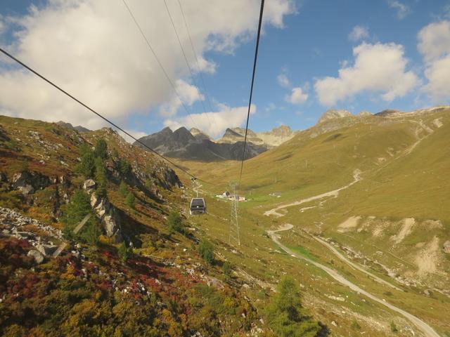 mit der Gondelbahn lassen wir uns bis nach Marguns 2276 m.ü.M. bergauf tragen