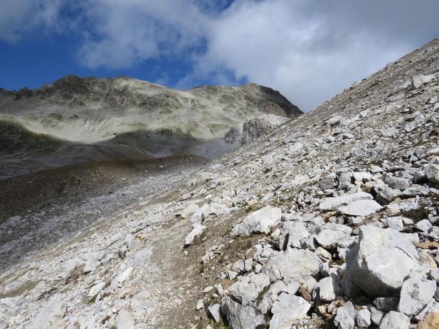 der Bergpfad ist immer gut ersichtlich