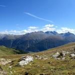 schönes Breitbildfoto. Der Ausblick weitet sich ins Inntal