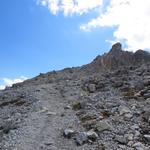 ...und der hellgraue ja fast weisse Kalkstein ist nun vorherrschend