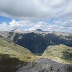 Blick über das Val Bever zum Piz Üertsch und Piz Kesch