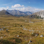 schönes Breitbildfoto mit Blick auf die Alp Mora, Jufplaun, Italien und Munt Buffalora