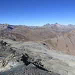 Blick zum Lunghinpass die einzige dreifache Wasserscheide Europas