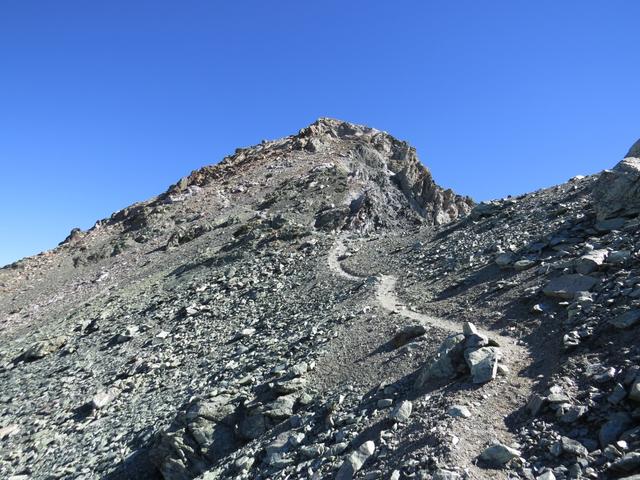 Blick hinauf zum Piz Lunghin