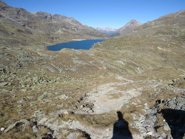 auf dem Wanderweg wie wir gekommen sind, geht es weiter Richtung Berninapass