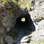 schon nach ein paar Schritten durchqueren wir dritten und letzten Tunnel 2254 m.ü.M.