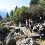 bei Punkt 2117 m.ü.M. überqueren wir einen kleinen Bach