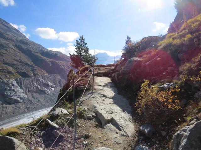 beim sogenannten Chamin 2342 m.ü.M. wird der Wanderweg herausfordernder