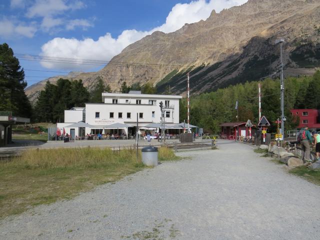 bei der Bahnstation Morteratsch 1896 m.ü.M. der Rhätischen Bahn