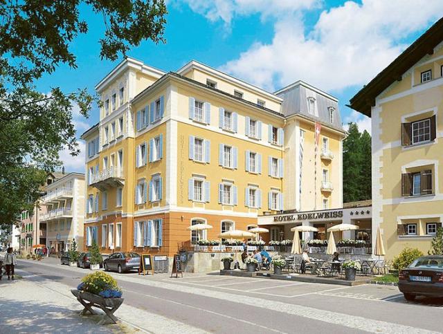 mit dem Auto fahren wir danach zurück nach Sils-Maria zum Hotel Edelweiss