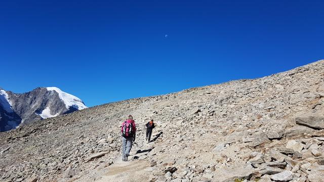 ...und wir wandern nun über Schutt