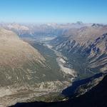 wir blicken ins Val Bernina Richtung Pontresina. Die Sicht sogar bis nach Samedan