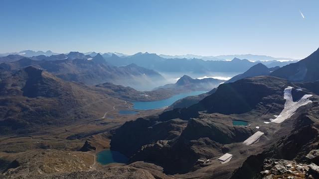 beim grössten See den Lago Bianco erkennen wir den Piz Campasc den wir schon bestiegen haben