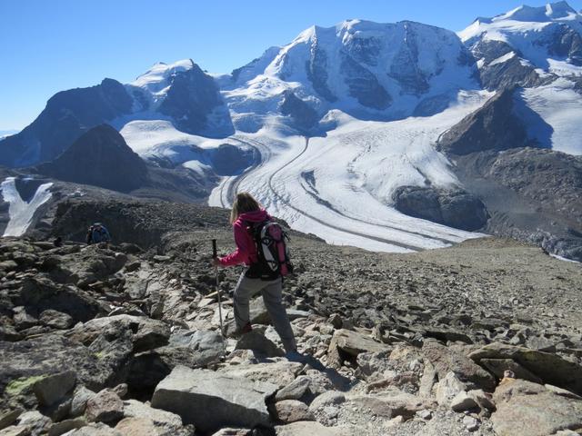 mit Blick auf Piz Cambrena, Piz Palü, Bellavista und Vadret Pers nehmen wir den Abstieg unter die Füsse