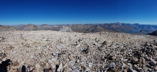 der "Gipfel" des Sass Queder 3065 m.ü.M. ist flach wie ein Fussballfeld