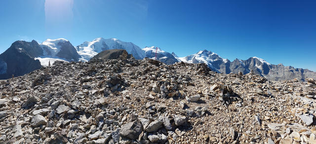 wie eine Perlenkette schön aufgereit Piz Cambrena, Piz Palü, Bellavista, Piz Bernina und Piz Morteratsch