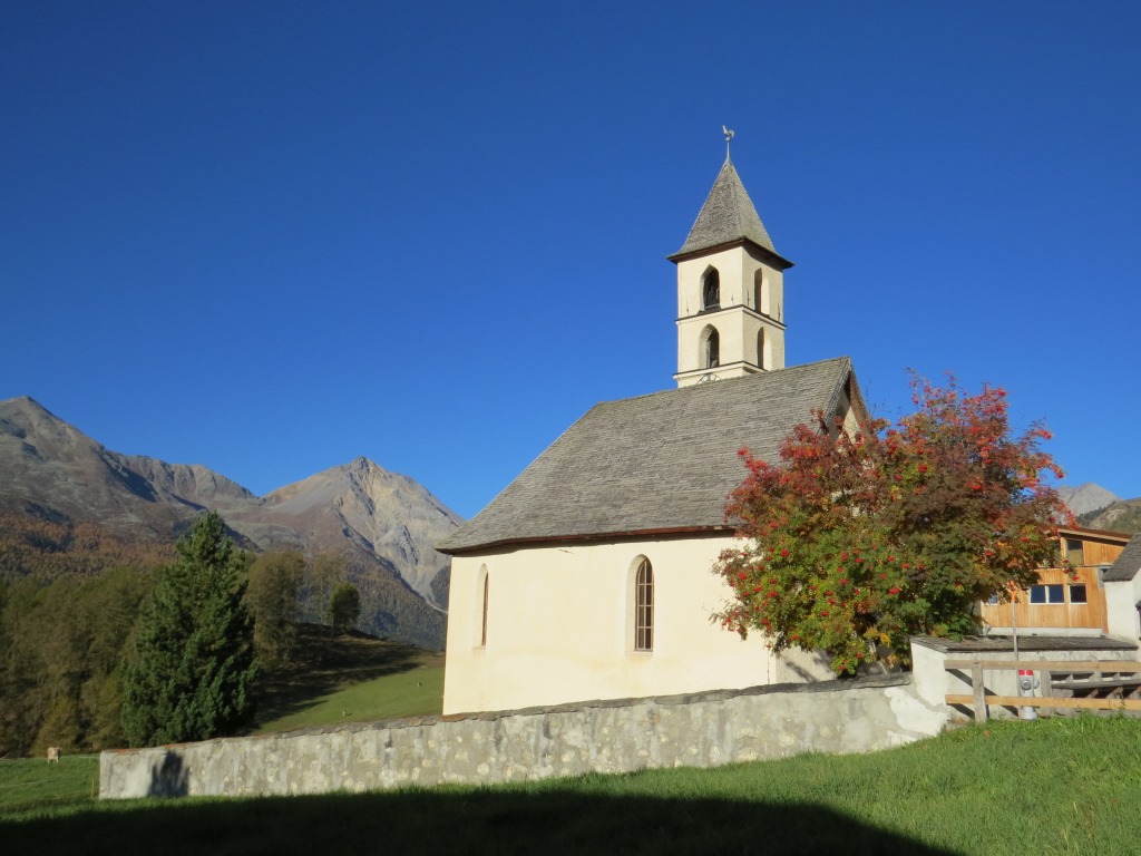 bei der kleinen Kirche von Lü...