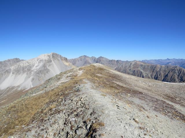 links der Piz Terza. Kaum mehr als 100m weiter nordöstlich...