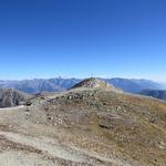 liegt direkt an der Grenze zu Italien (Südtirol) der nur um 2m höhere Urtirolaspitz