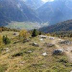 ziemlich steil geht es zur Alp Terza 2212 m.ü.M. hinunter. Im Talboden erkennt man Santa Maria