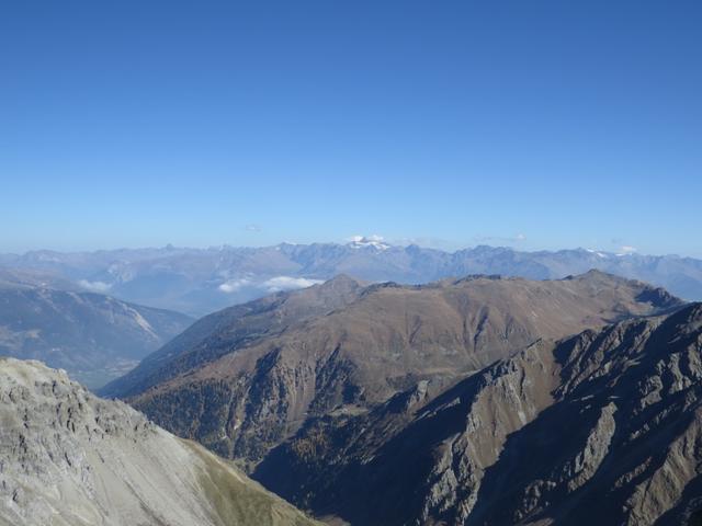 Blick über den Piz Minschuns und Furkelspitz in die Ötztaleralpen