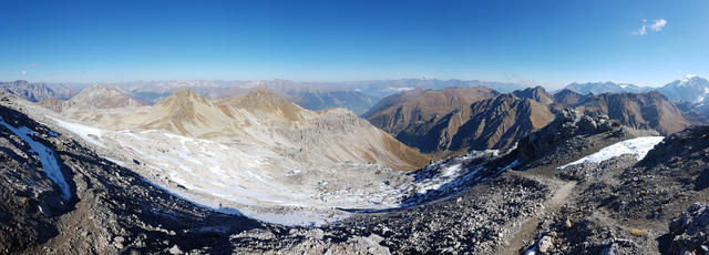 ...und ein sehr schönes Breitbildfoto mit Blick Richtung Val Müstair