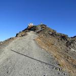 der burgähnliche Rifugio Garibaldi, eine ehemalige Bunkeranlage, ist schon von weitem sichtbar