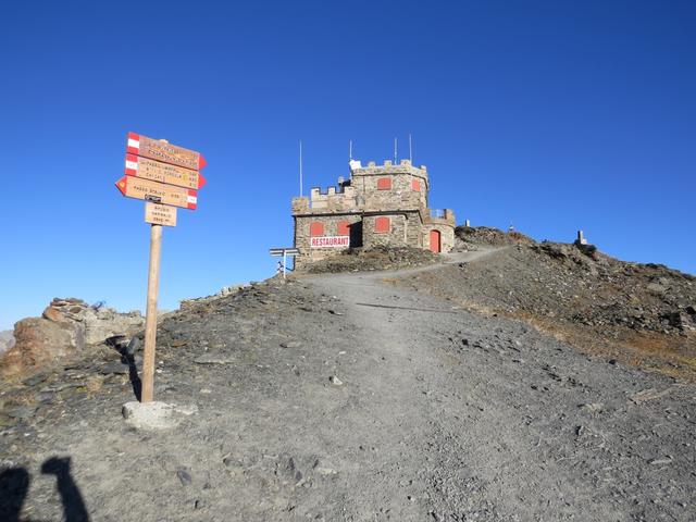 bei der Cima Garibaldi 2843 m.ü.M. auch Dreisprachenspitze oder Piz da las Trais Linguas genannt