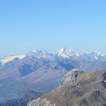 am Horizont ist das Berninamassiv ersichtlich mit Piz Palü, Bellavista, Piz Bernina und Piz Morteratsch ersichtlich