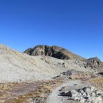 wir blicken zurück und schauen zum letzten mal hinauf zum Piz Cotschen