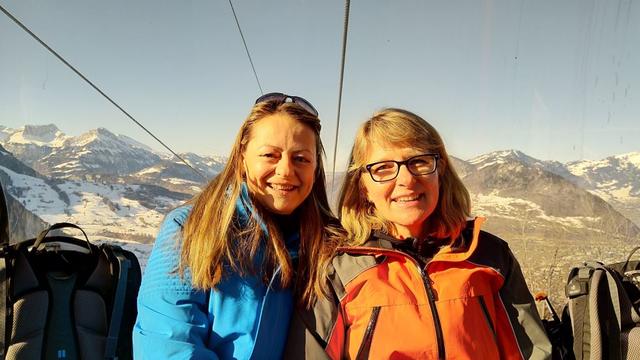 meine Maus und Daniela geniessen während der Fahrt die wärmende Sonne