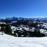 schönes Breitbildfoto mit Blick Richtung Hoch-Ybrig