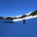 auf der Alp Bidem erreichen uns die ersten Sonnenstrahlen