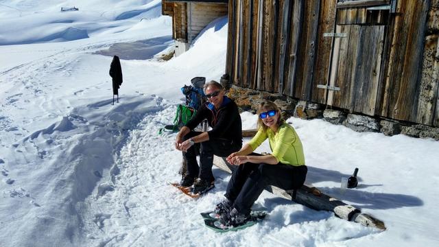 bei Scheidegg Oberläger das im schönsten Sonnenschein liegt, legen wir eine kurze Pause ein