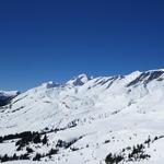 sehr sonnig sieht man rechts den Hang in Richtung Grindelwald First