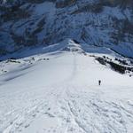 von hier oben erkennen wir sehr gut den Passübergang auf der Grossen Scheidegg