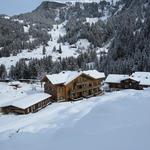 wir blicken hinunter zum Hotelzentrum Griesalp