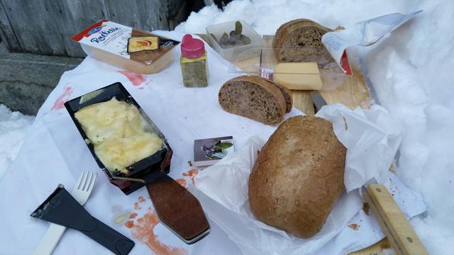 ein feines Raclette, eine schöne Schneeschuhtour was möchte man noch mehr