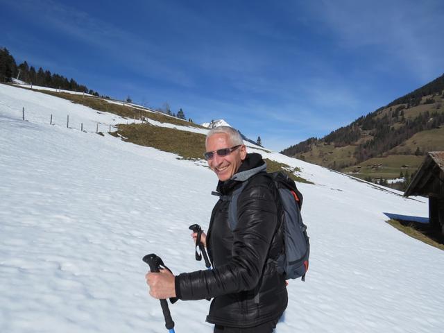 Andy liebt Schneeschuhlaufen