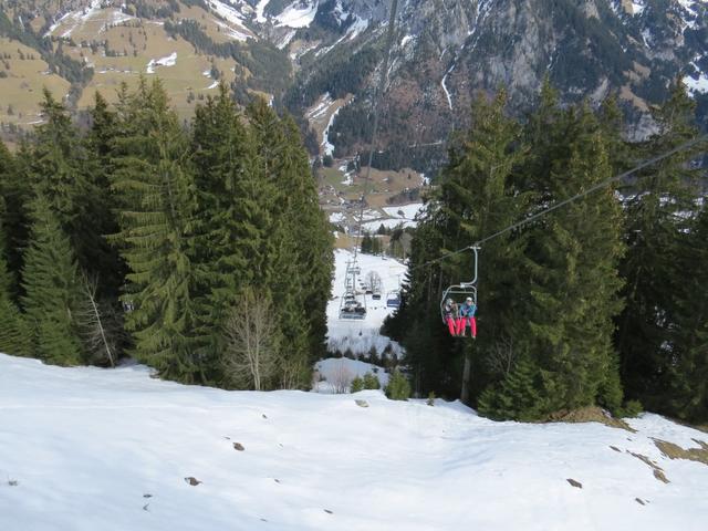 mit der Seilbahn schweben wir danach bequem ins Tal hinunter