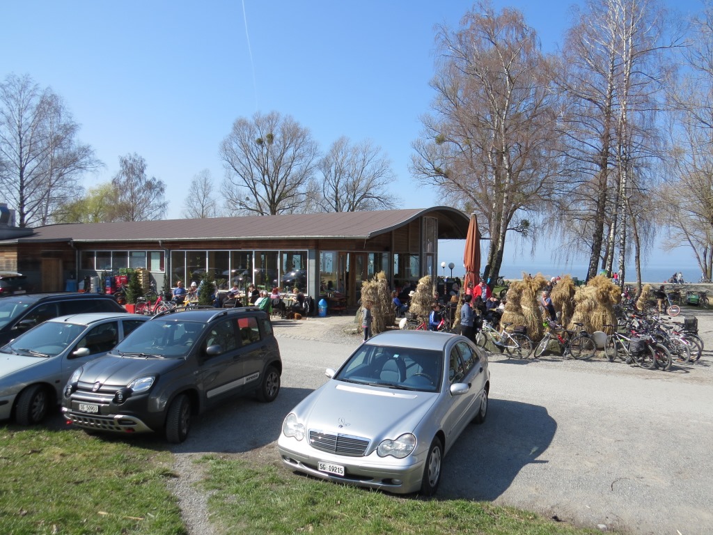 beim Campingplatz im Naturschutzgebiet von Rohrspitz, legen wir eine kurze Pause ein