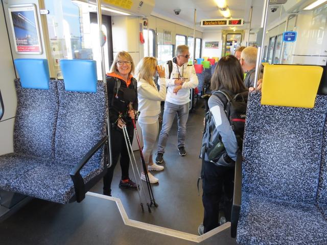 mit unseren Freunden fahren wir mit dem Zug von Romanshorn...