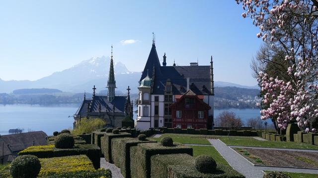 bei der Parkanlage des Schloss Meggenhorn legen wir die Mittagspause ein