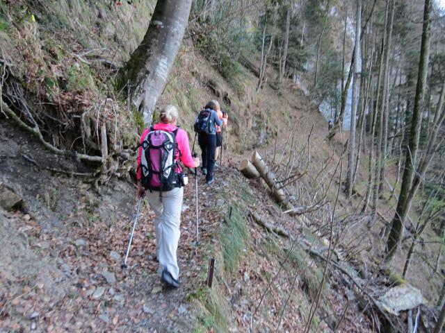 der Bergpfad wird nun abenteuerlich