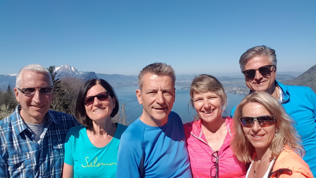 Erinnerungsfoto mit unseren Freunden aufgenommen auf der Sonnenterrasse