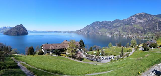 schönes Breitbildfoto mit Blick auf Bürglen