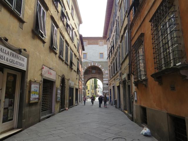 über die Via Elisa verlassen wir die Altstadt von Lucca, das uns sehr gefallen hat