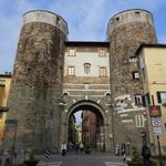 beim alten Stadttor Porta Elisa, lässt man definitiv die Altstadt von Lucca hinter sich
